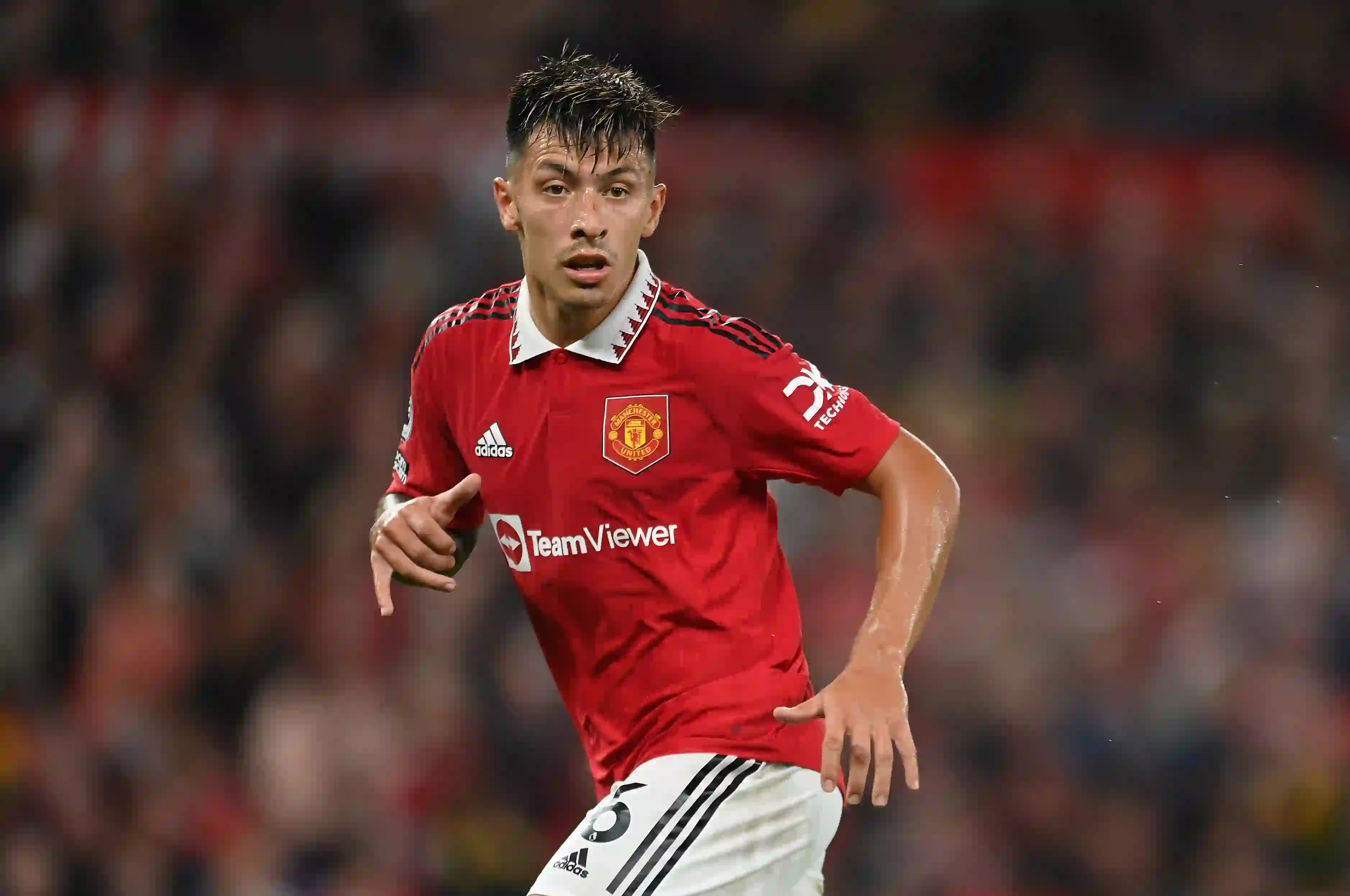 When can Manchester United expect Lisandro Martinez?